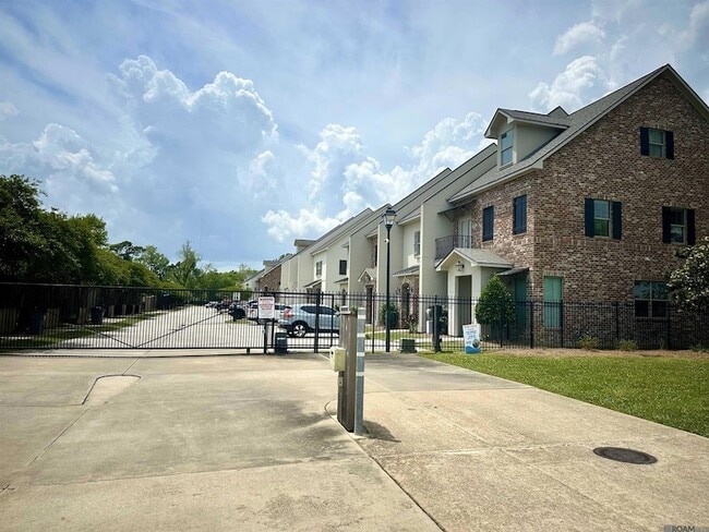 Building Photo - 5180 Myrtle Trail Dr