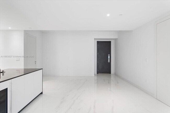 Foto del edificio - 300 Biscayne Blvd Way