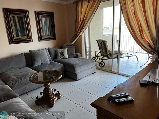 Foto del edificio - 18260 N Bay Rd