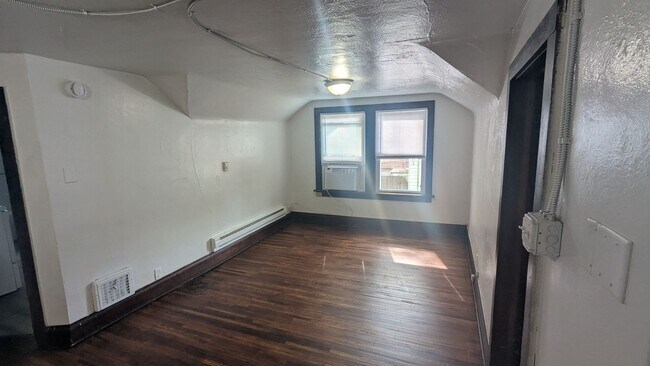 Foto del edificio - 211 W Wellington St