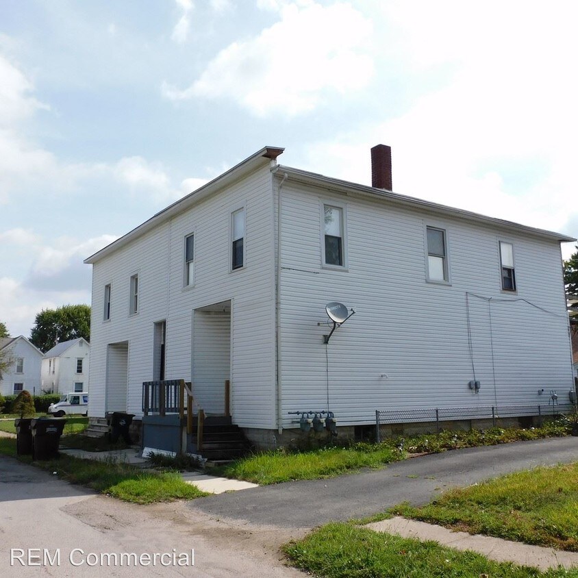 Primary Photo - 94-96 Oak St