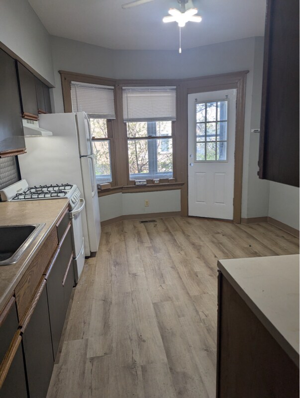 Foto del edificio - 410 Tyson Pl