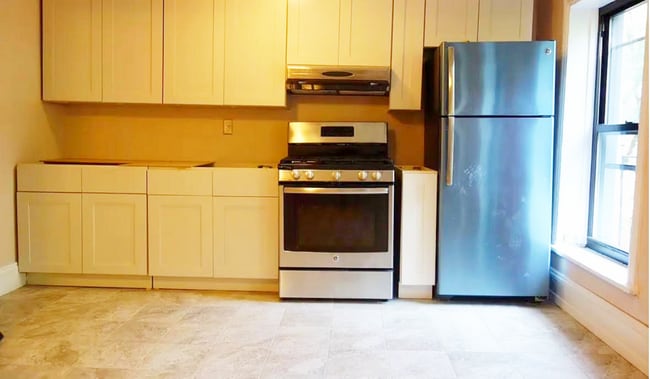 Kitchen - 393 Clermont Ave