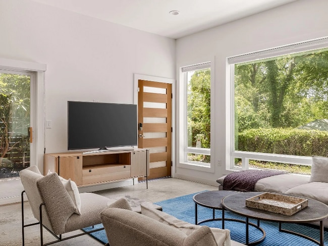 Foto del edificio - 2211 Canterbury St