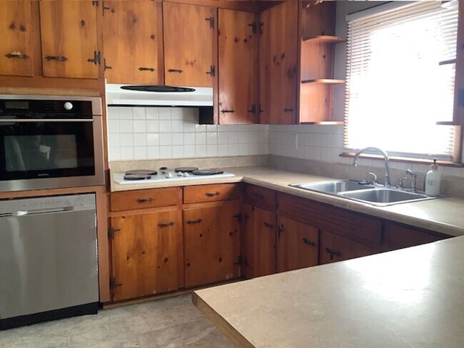 Foto del edificio - 136 Maple Lawn Pl