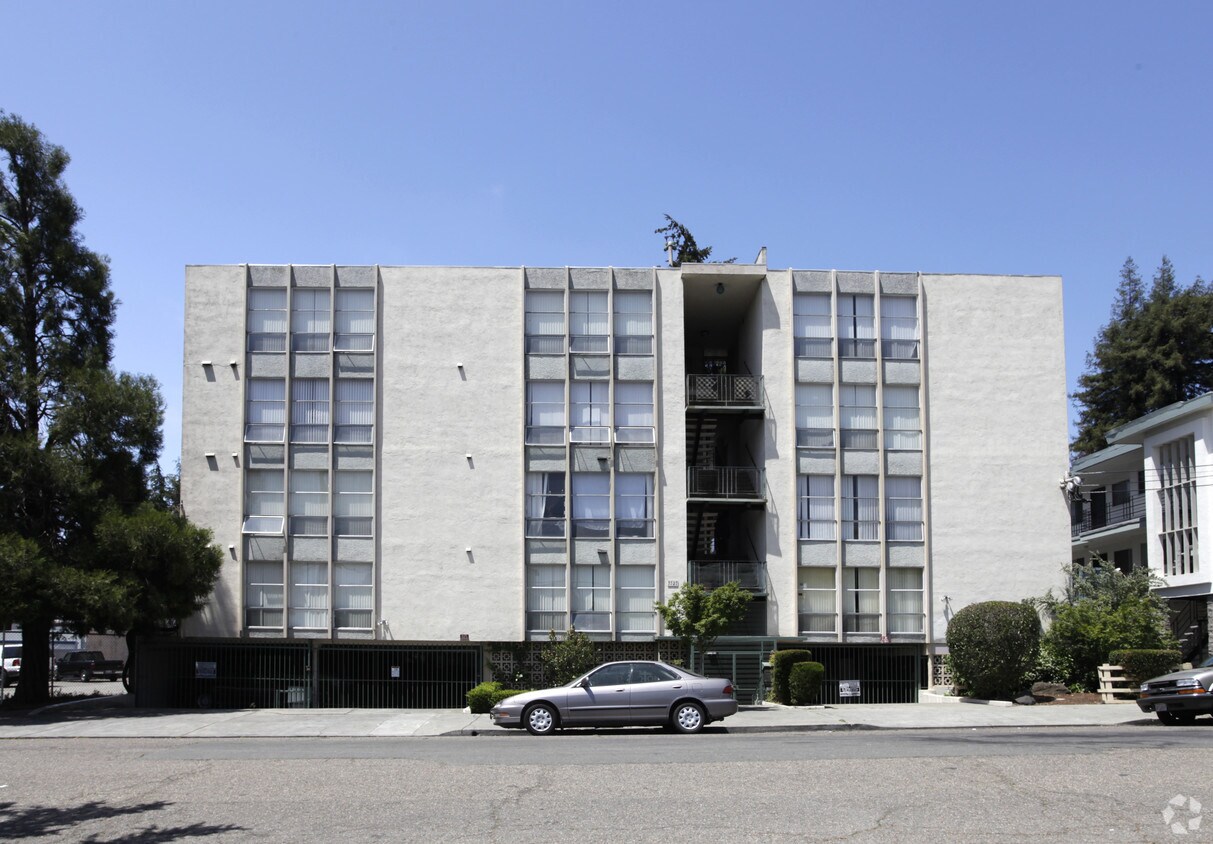 Building - 3525 Dimond Ave