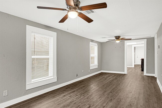 Foto del edificio - 6218 Woodrow St