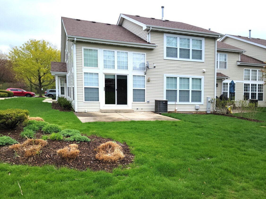 938 Willow St, Itasca, IL 60143 Townhome Rentals in Itasca IL