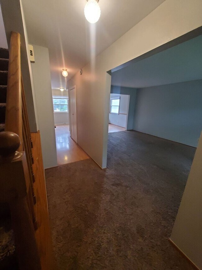 Foto del edificio - 2015-2017 S 95th St. (Duplex)