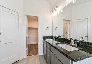 Building Photo - 1531 Crystal Stream Dr