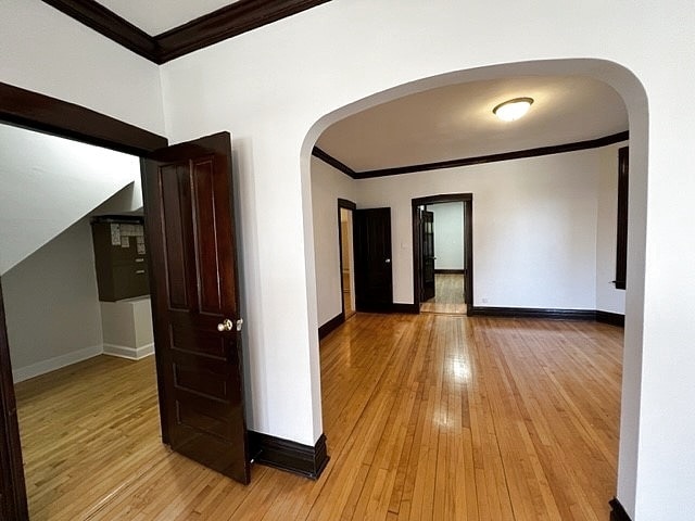 Building Photo - 1231 N Greenview Ave