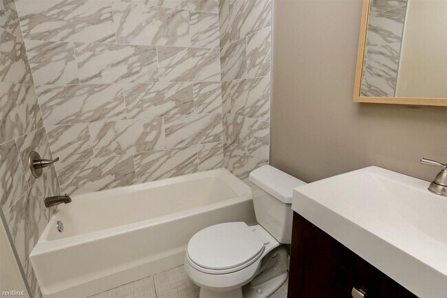 Building Photo - 2 br, 2 bath Triplex - 1328 N 7Th ST Unit 2