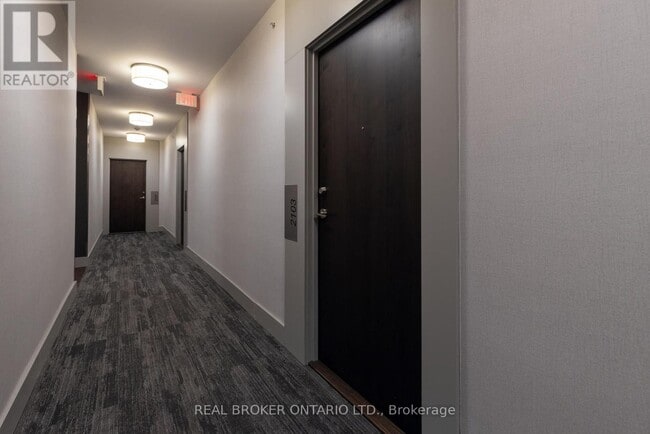 Building Photo - 10-2110 Park Lawn Rd