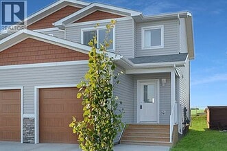 Building Photo - 9524-9113 113 Ave