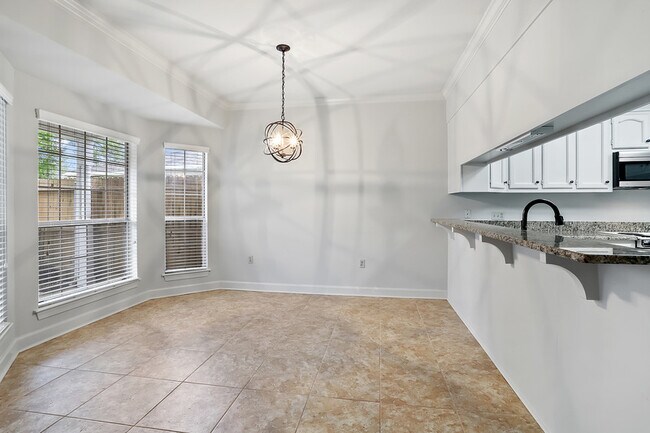 Foto del edificio - 10735 Erin Vale Ave