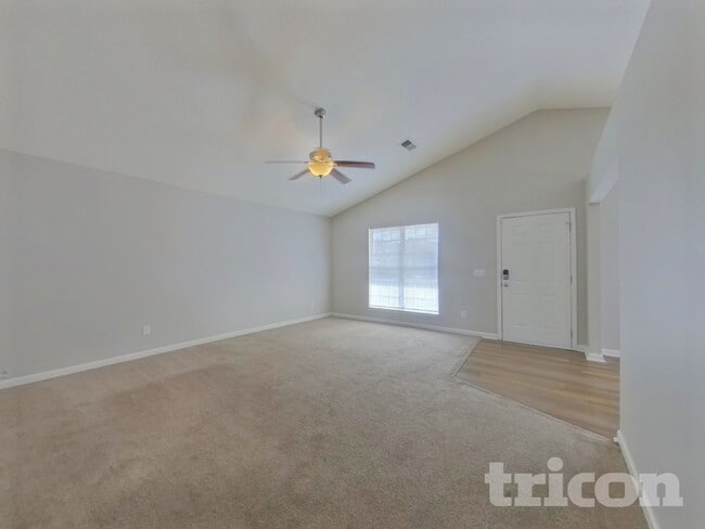 Building Photo - 337 White Gables Dr