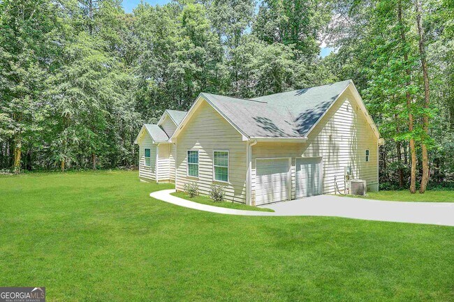 Building Photo - 246 Lakeview Dr
