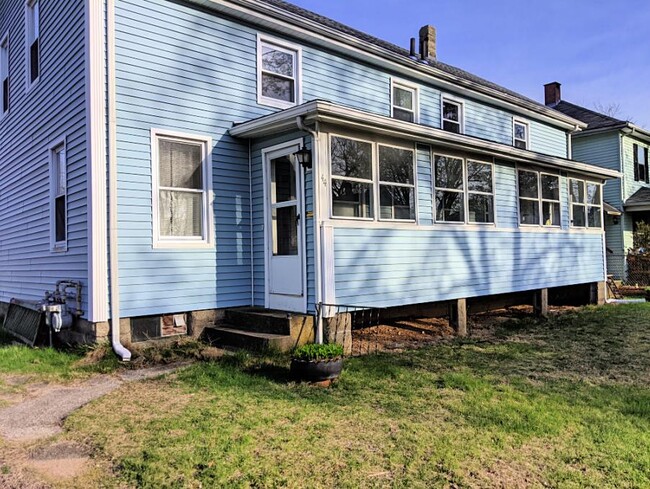 Sunroom Porch - 44 Cottage St