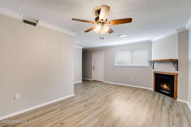 Foto del edificio - 110 W Bayou Pkwy