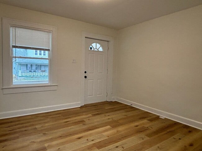 Building Photo - 83 N Ewing St