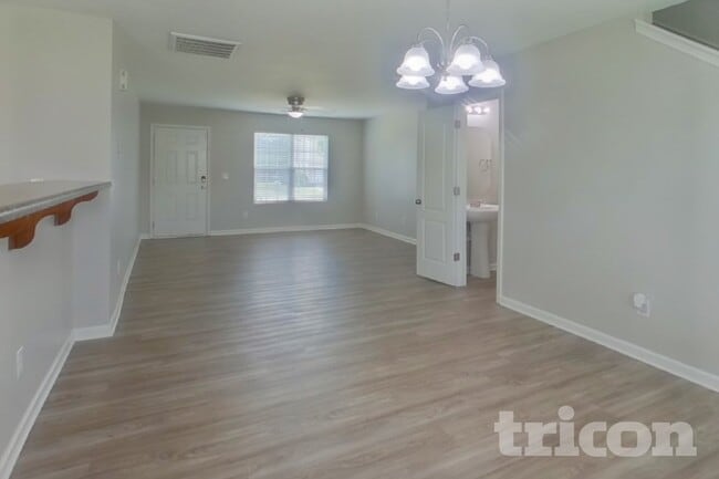 Building Photo - 528 Gentle Breeze Ln