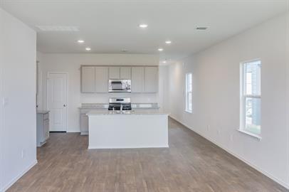 Building Photo - 297 Sandringham Loop