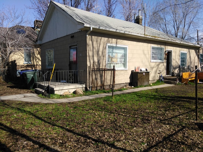 Primary Photo - 1499 S Richards St
