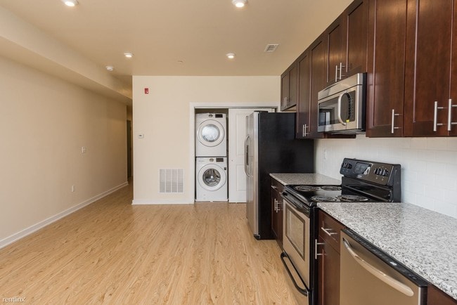 Building Photo - 2 br, 2 bath  - 245-47 S 45TH ST Unit 2D