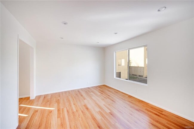 Building Photo - 7727 Vía Napoli