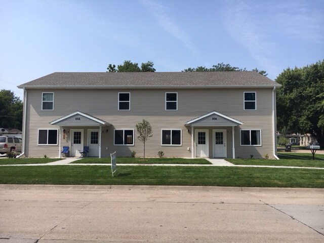 Primary Photo - 206 S Plum St