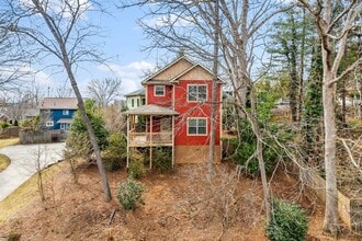 Building Photo - 8 Thurland Ave