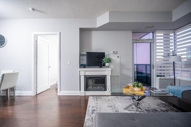 Building Photo - 5 Sheppard Ave