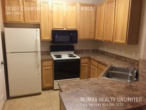 Building Photo - 10103 Courtney Oaks Circle #101 Tampa 3361...