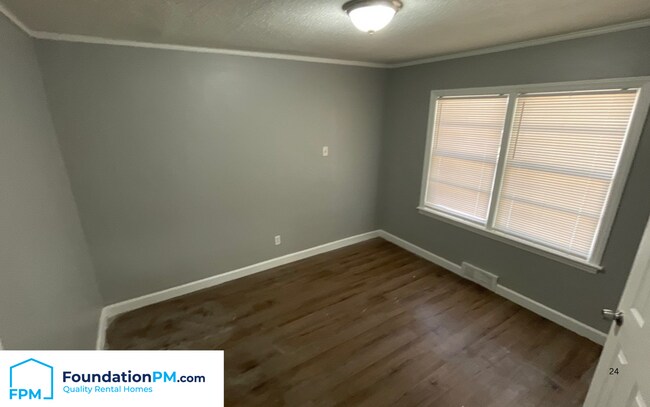 Foto del edificio - 3076 Signal St