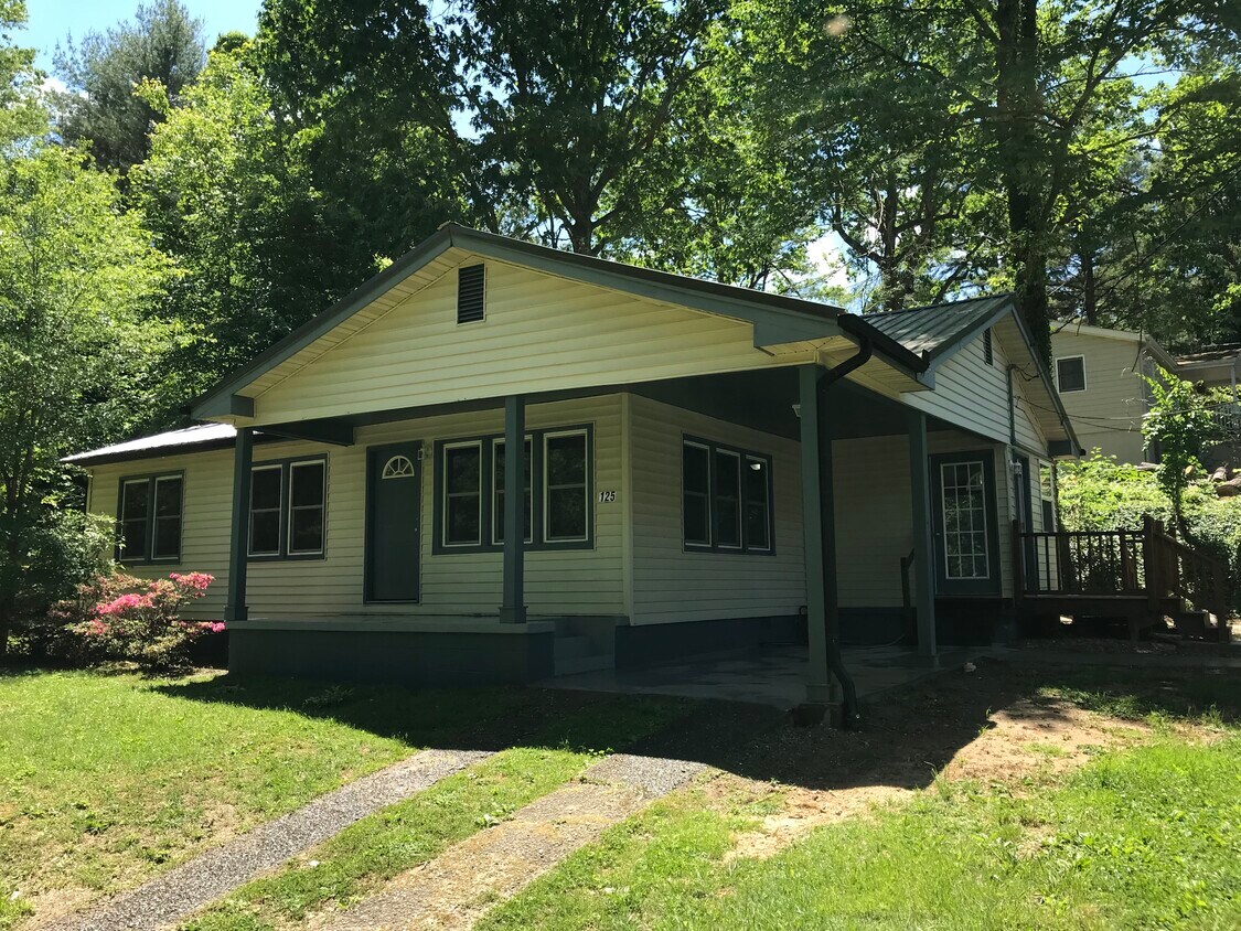 Front - 125 Raleigh Ave