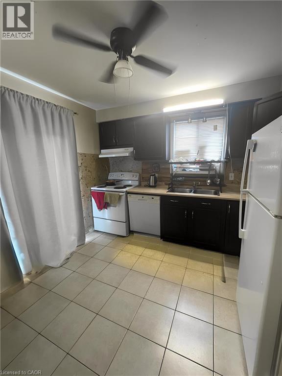 Building Photo - 461 Red River Dr