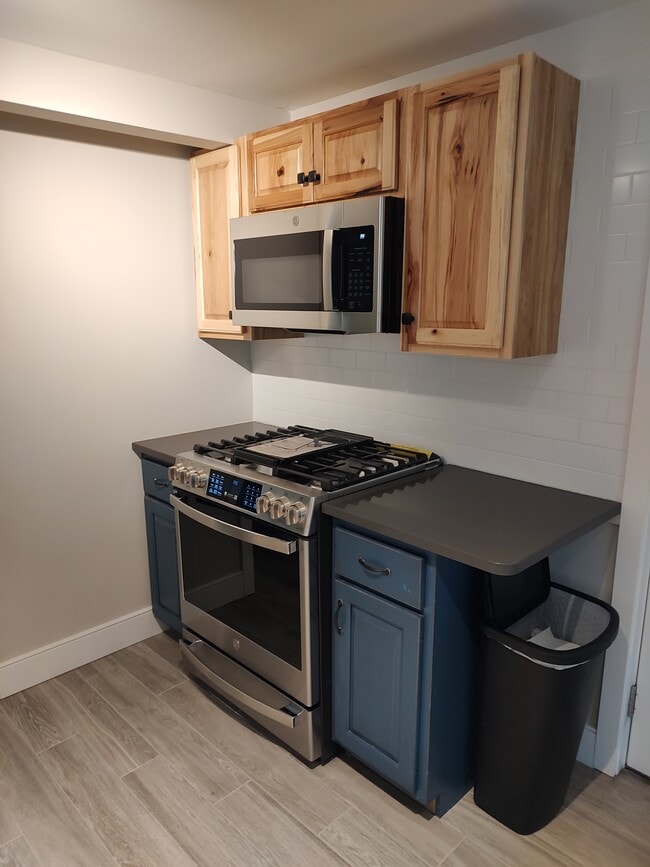 LP Range & Microwave - 2125 US-9