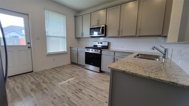 Building Photo - 217 Redonda Dr