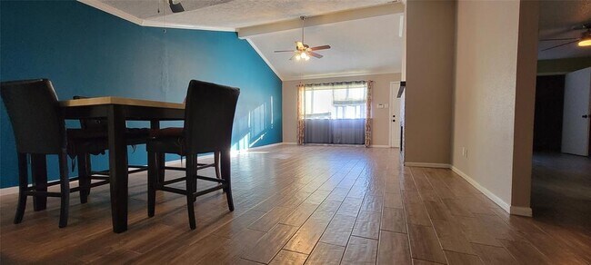 Foto del edificio - 6604 Montauk Dr