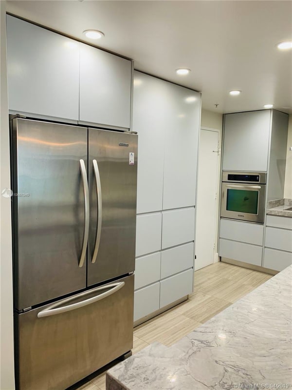 Building Photo - 4001 S Ocean Dr