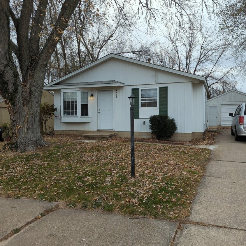 Primary Photo - 4015 W Brighton Ave