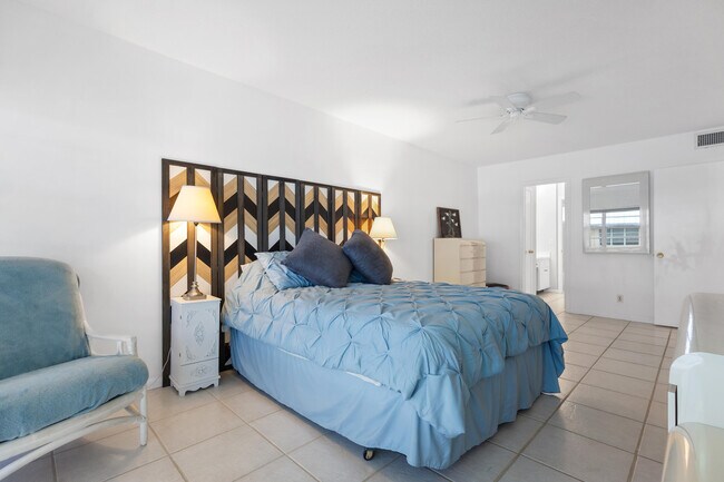 Foto del edificio - 3851 N Ocean Blvd