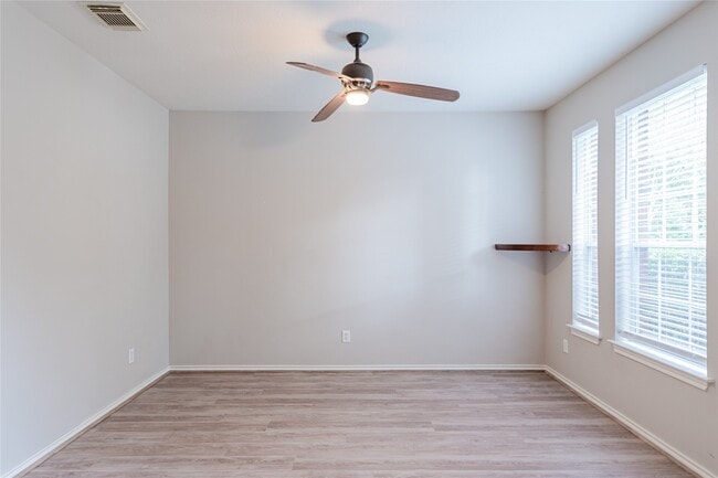 Foto del edificio - 119 S Merryweather Cir