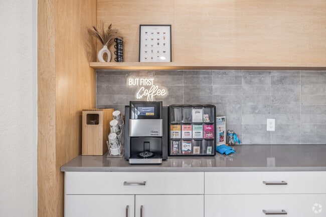 Interior Photo - Fifteen12