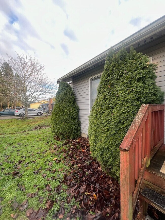 Building Photo - 511 G Street
