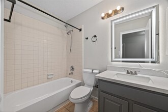 Building Photo - 5211 Devon Green Dr