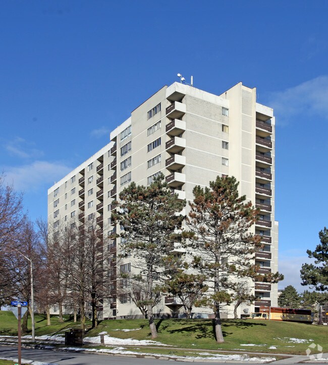 Photo du bâtiment - 511 Canonberry Court & 666 Terrace Drive