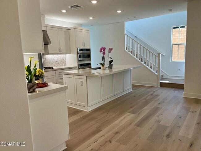 Foto del edificio - 779 Edward Scholle Dr