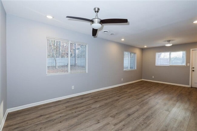 Building Photo - 1277 Goodwin Rd NE