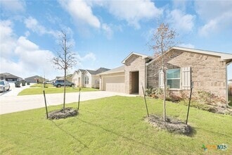 Building Photo - 813 Indigo Wy